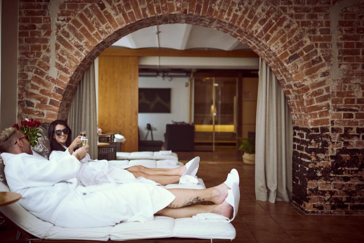 Hotel Continental Relax & Spa Хальмстад Экстерьер фото